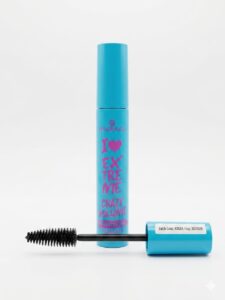 Essence I Love Extreme Crazy Volume Waterproof Mascara
