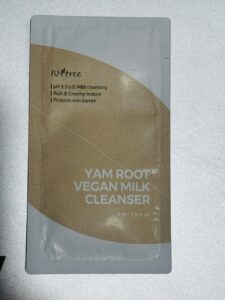 isntree milk cleanser 3 ml المجموعه 11 كيس سوا